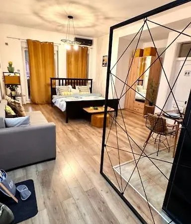 Lemon21 Apartment
